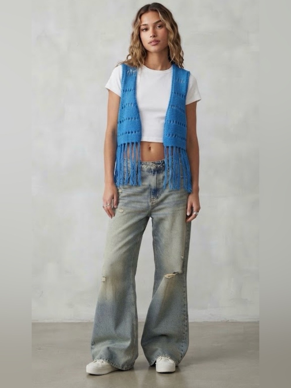 Bongo vintage Y2K bright blue open-knit crochet fringe vest boho hippie M